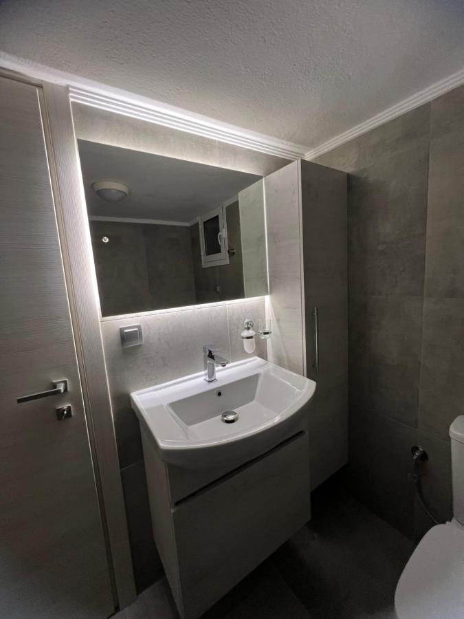 Serres City Center Modern Apartment Exterior foto