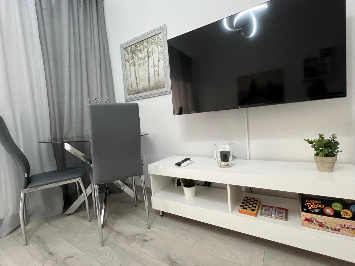 Serres City Center Modern Apartment Exterior foto